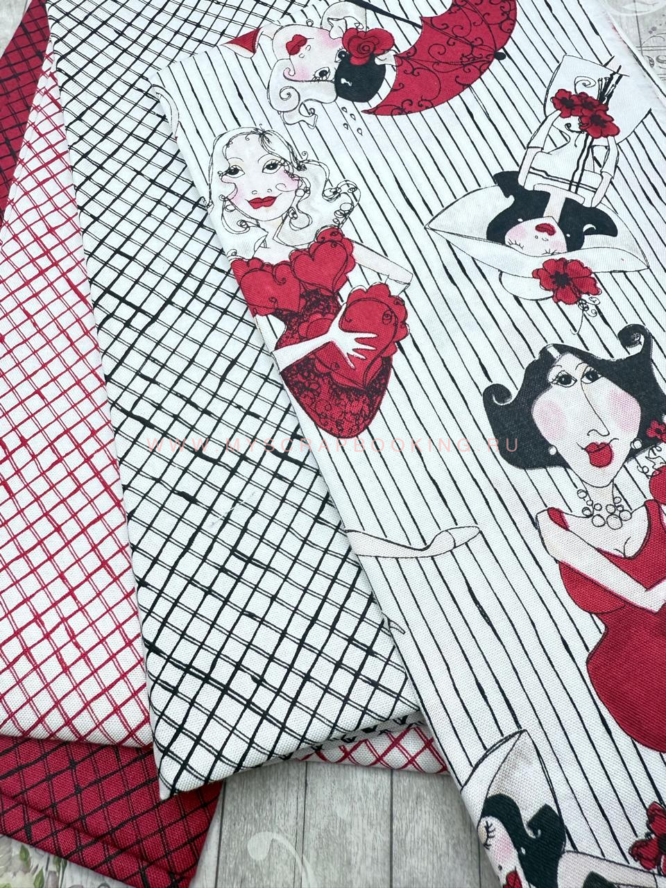 Ткань для скрапбукинга и пэчворка ЛЕДИ В КРАСНОМ (серые полоски), 100%хлопок  54*50 см Ткань для скрапбукинга и пэчворка ЛЕДИ В КРАСНОМ (серые полоски), 100%хлопок  54*50 см